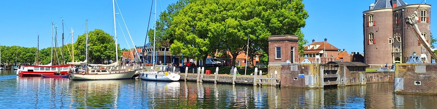 uitzicht op de drom vanaf het water